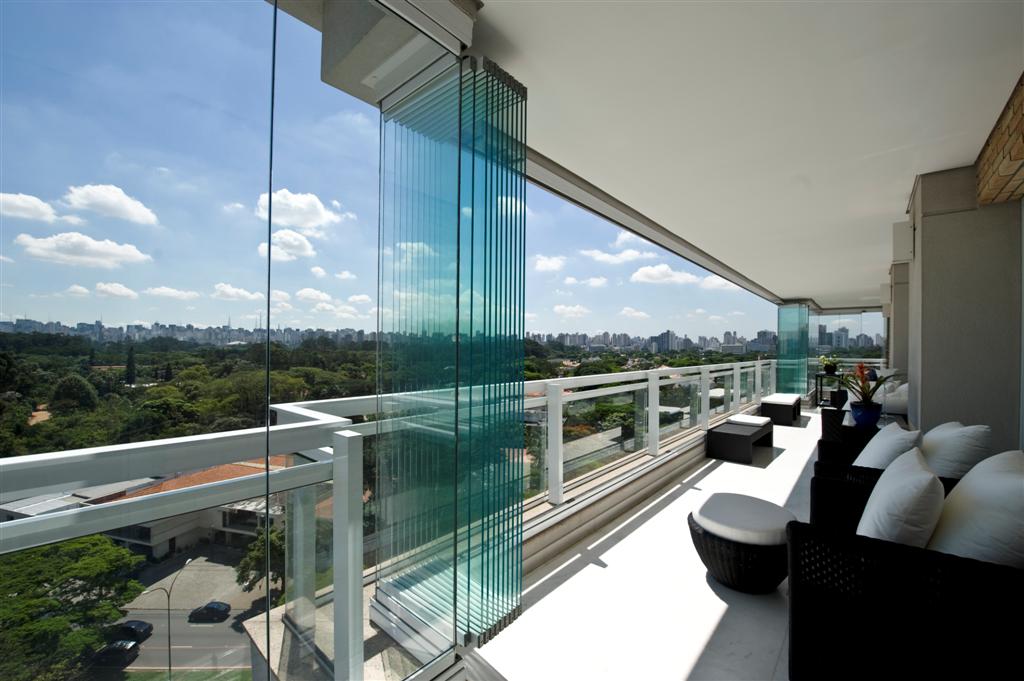 Making the most of amazing views with frameless glass sliding doors